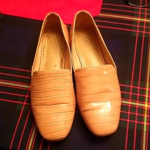 Free With Purchase 🎗Addition Elle Pink Flats 8W